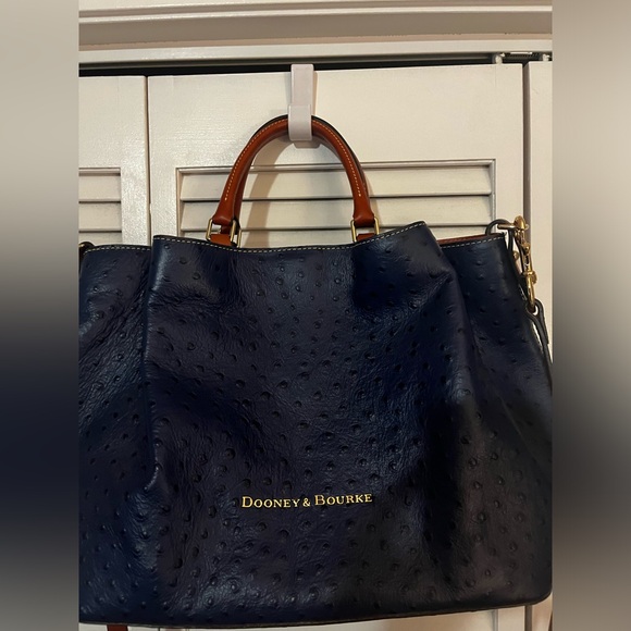 Stylish faux 4 fall. Crossbody/handle satchel. Several storage sections NWOT - Picture 4 of 8